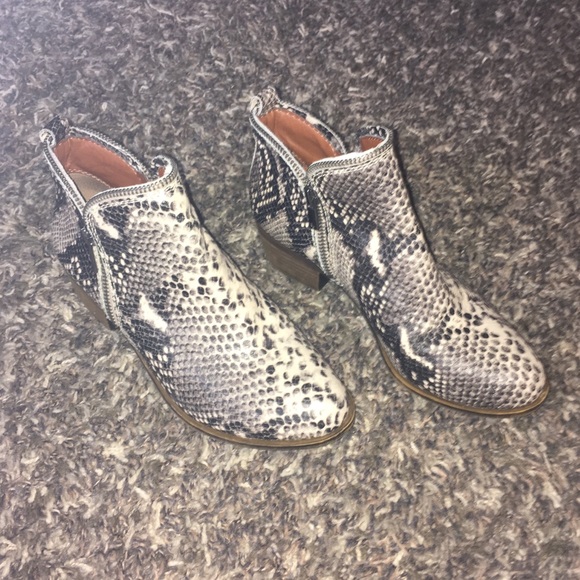 lucky brand snakeskin boots